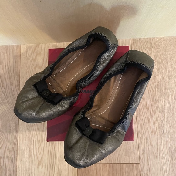 Ferragamo My Joy Leather Flat - Grey - Picture 2 of 5